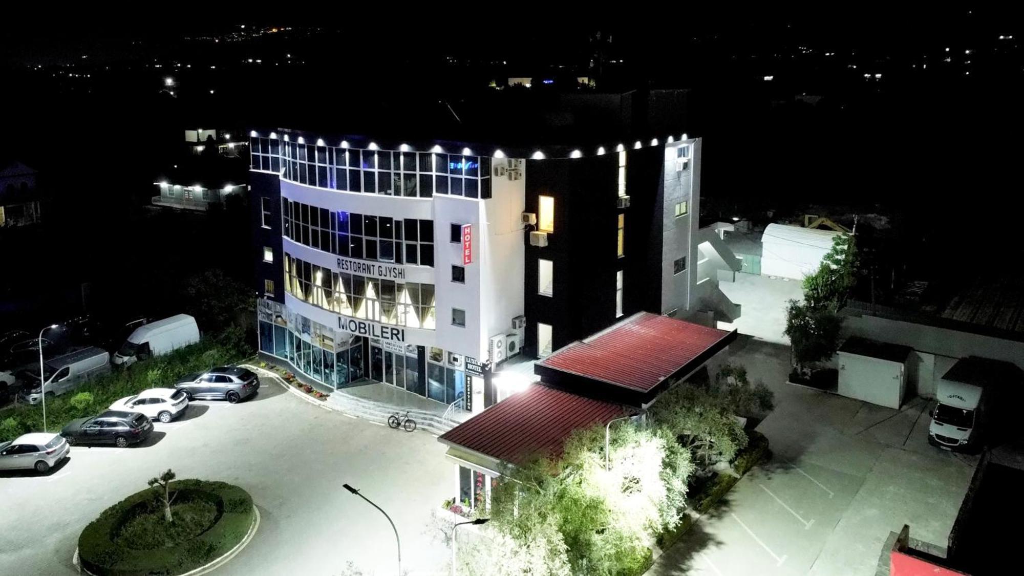 Grand Hotel Gjyshi Qerrexhias Exterior foto